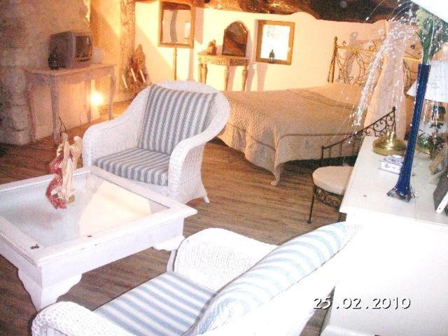 Castelnau-sur-lʼAuvignon Chambres D'Hotes Domaine De La Rose Des Vents חדר תמונה